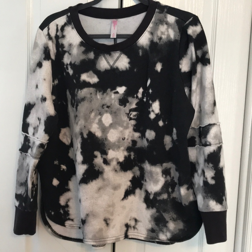 Black and white tye dye xhilaration sweatshirt